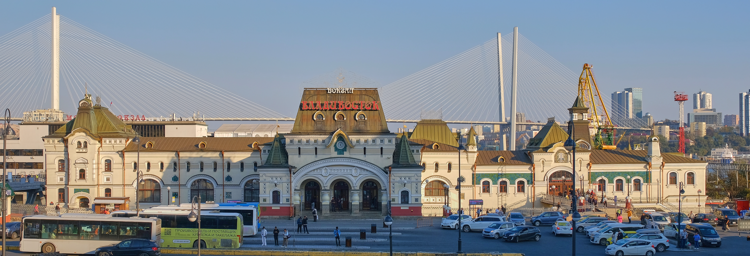 Vladivostok Station Building)